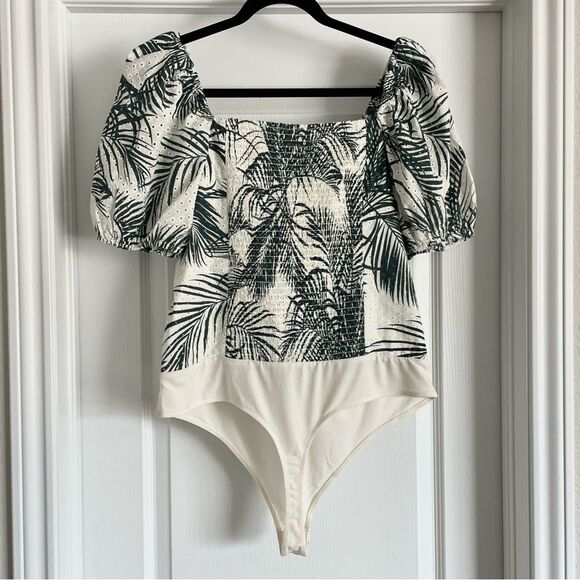 Express Palm Print Eyelet Puff Sleeve Tie Neck Thong Bodysuit Size XL - Picture 8 of 9